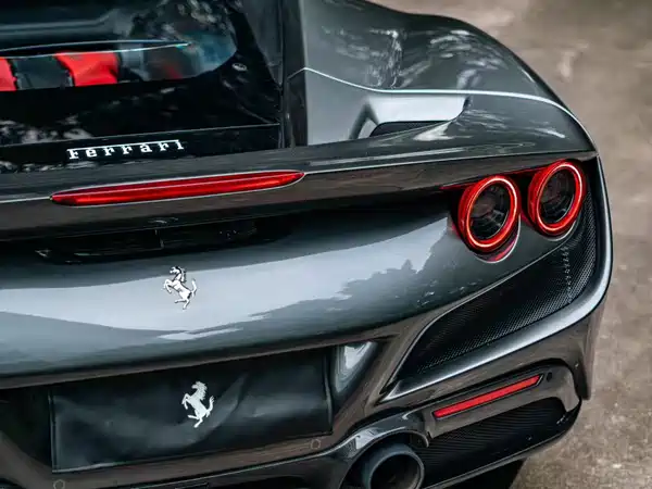Ferrari F8 2021