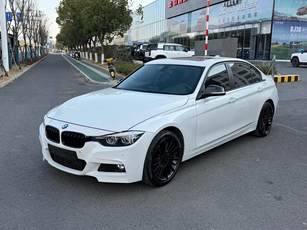 BMW 3 Series 2018 — фото 1