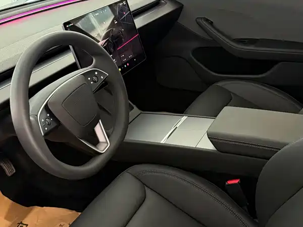 Tesla Model 3 2025