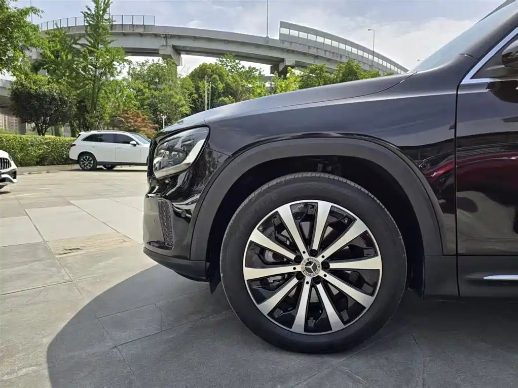 Mercedes-Benz GLB 2024 — фото 11