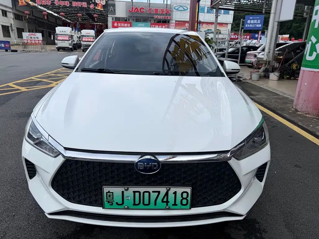 BYD e2 2021