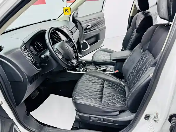 Mitsubishi Outlander 2021