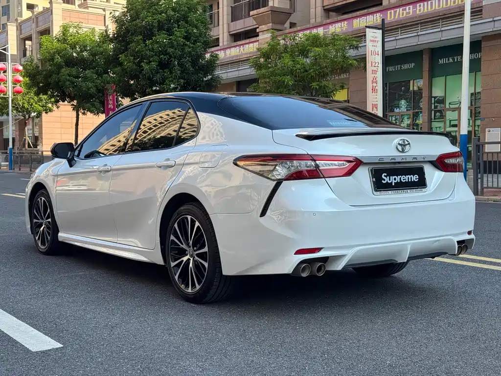 Toyota Camry 2020 — фото 21