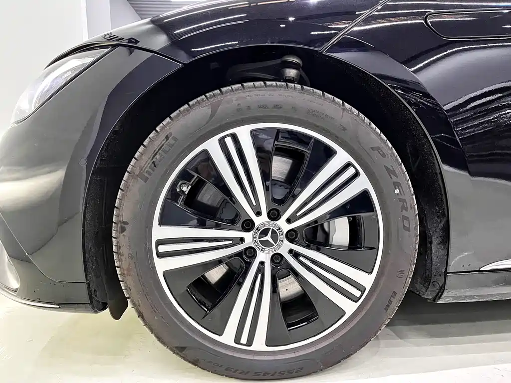 Mercedes-Benz EQE 2025 — фото 11