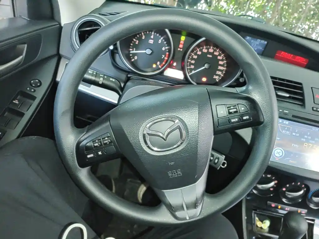 Mazda 3 Xingcheng 2015 — фото 11