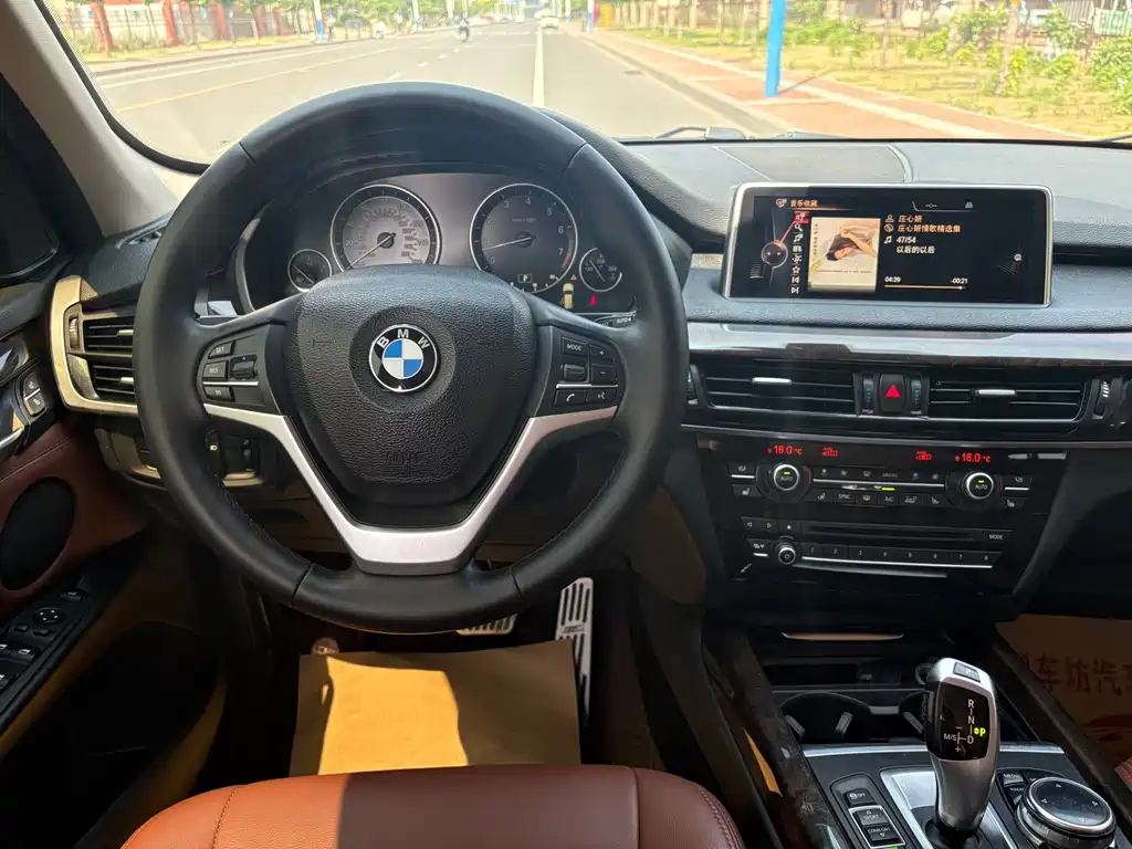 BMW X5 2015 — фото 9