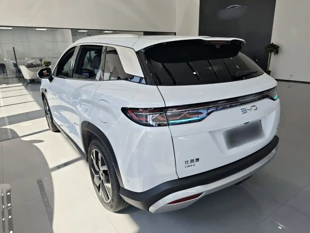BYD Song L DM-i 2026 — фото 5