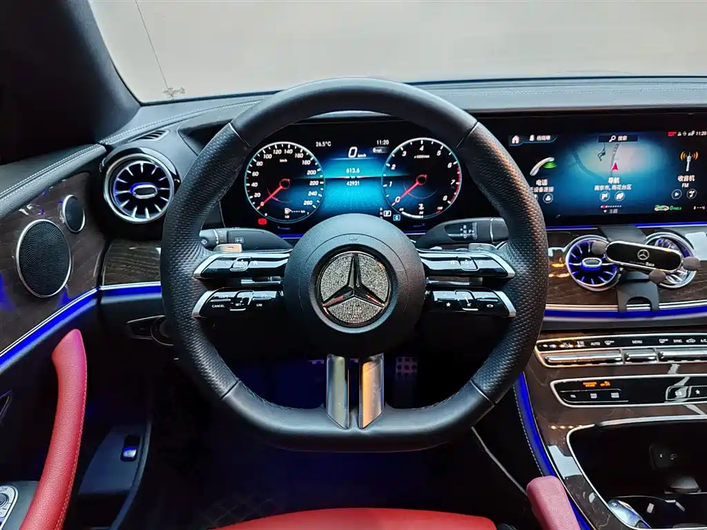 Mercedes-Benz E-Class 2023 — фото 9