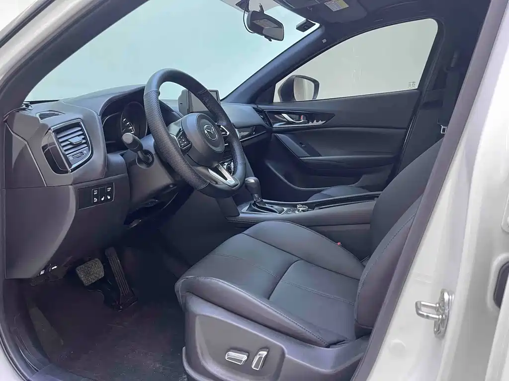 Mazda CX-4 2023
