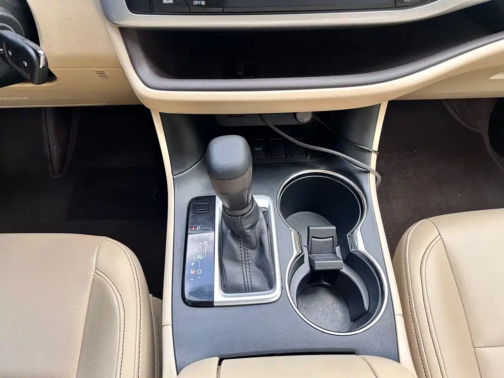 Toyota Highlander 2018 — фото 12