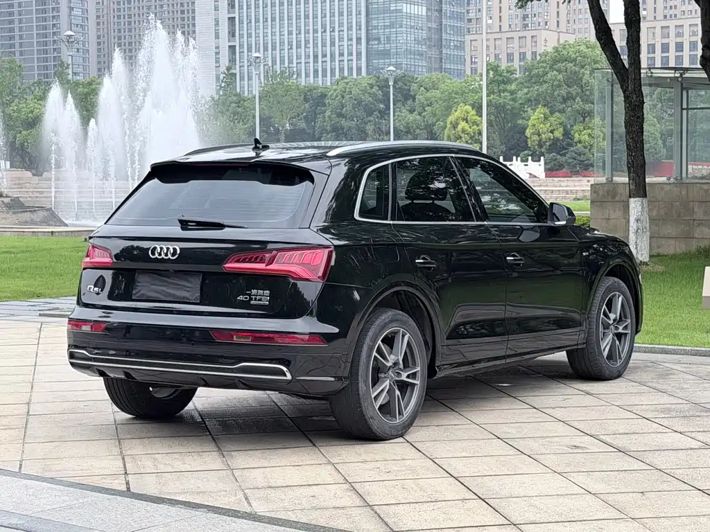 Audi Q5L 2019 — фото 16