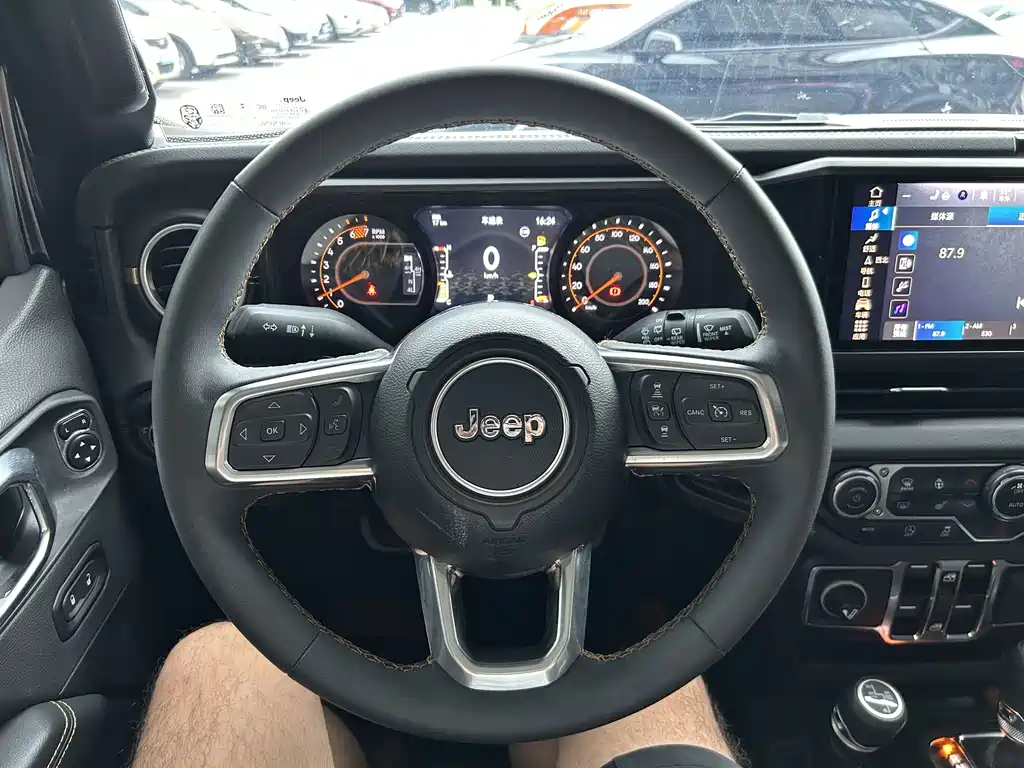 Jeep Wrangler 2024 — фото 11