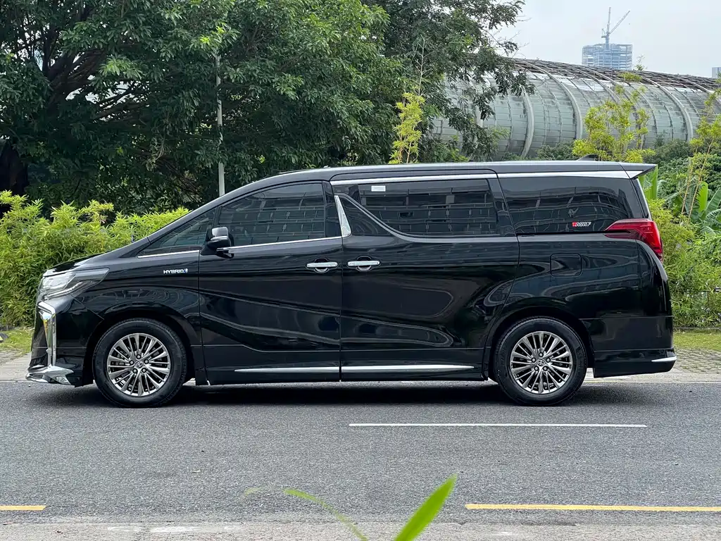 Toyota Alphard 2021 — фото 4