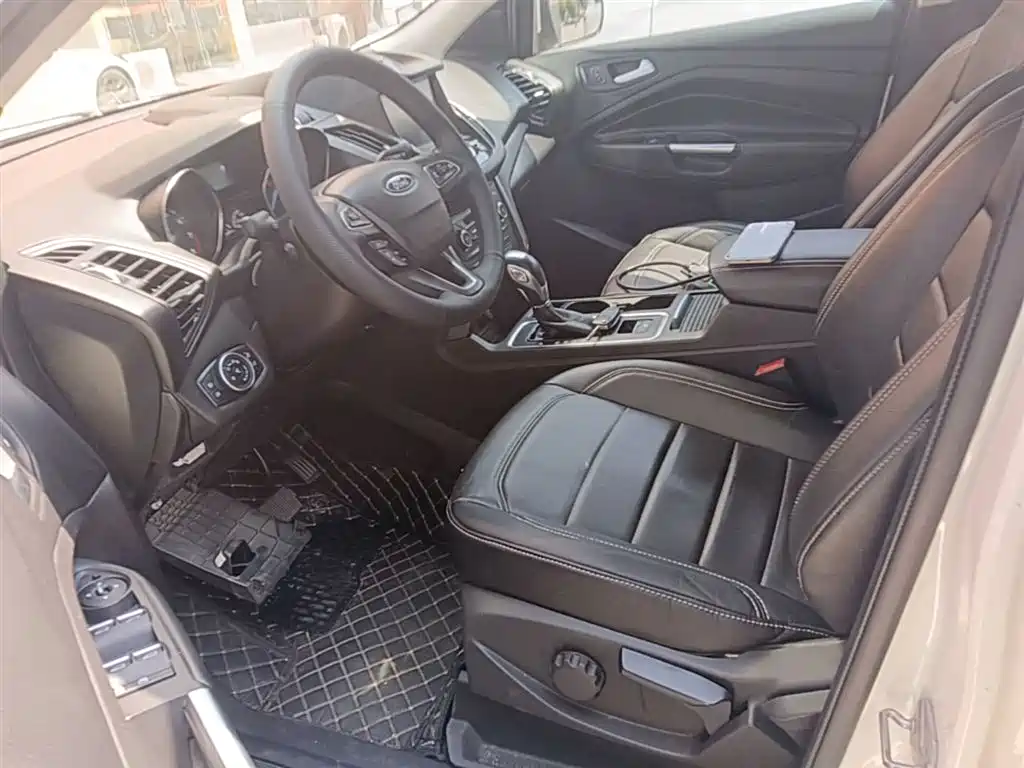 Ford Kuga 2018 — фото 15