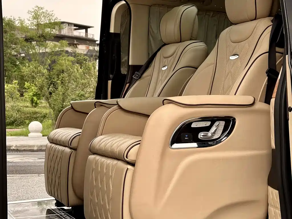 Mercedes-Benz V-Class 2020 — фото 10