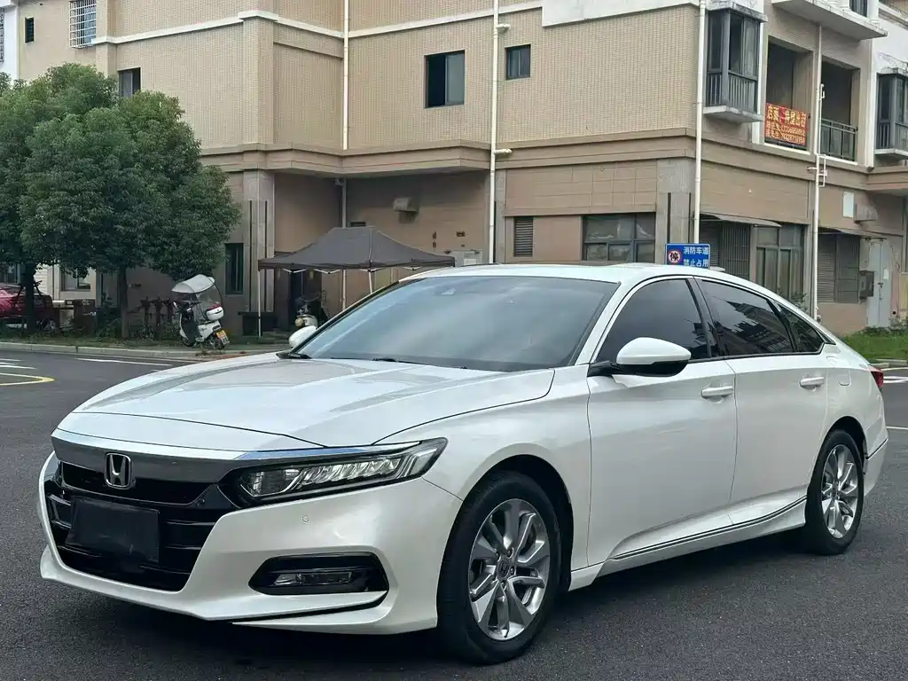 Honda Accord 2018 — фото 1