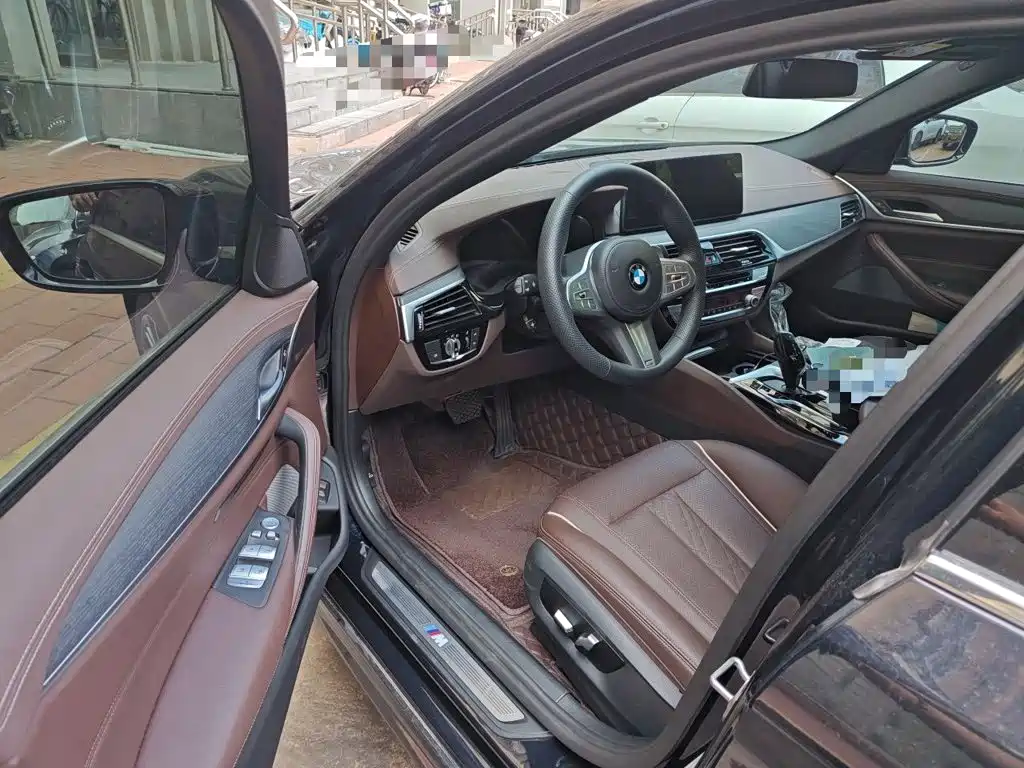 BMW 5 Series 2022 — фото 17