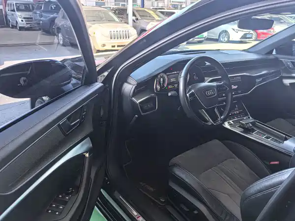 Audi A6L 2022