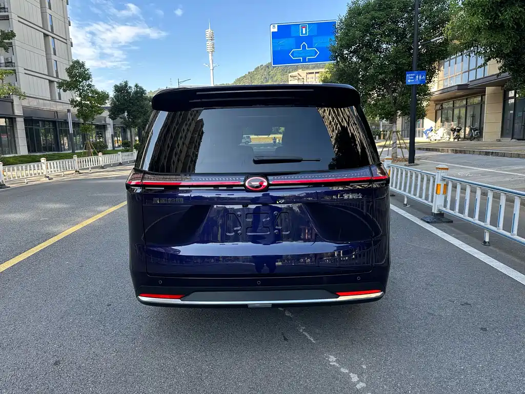 GAC Trumpchi E8 PHEV 2024 — фото 10
