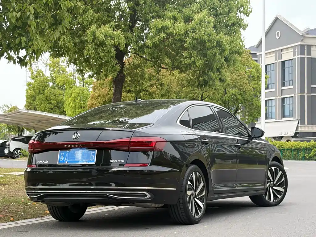 Volkswagen Passat 2025 — фото 5