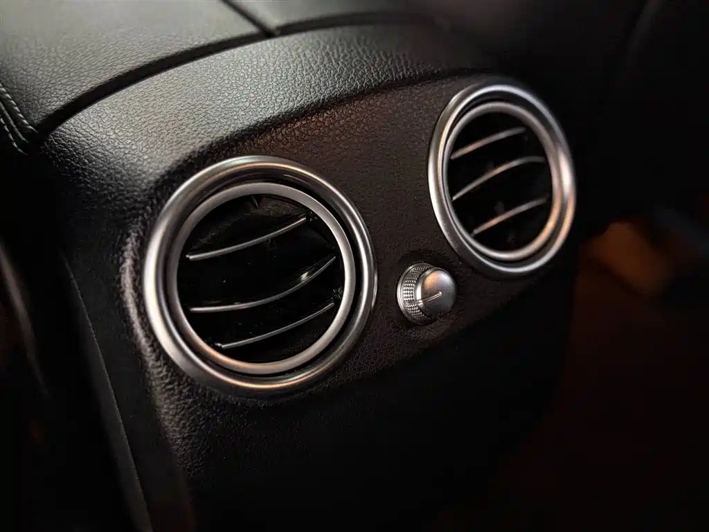 Mercedes-Benz GLC 2016 — фото 24