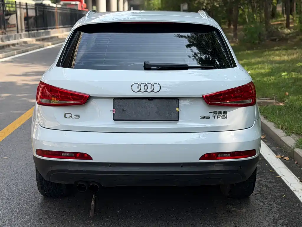 Audi Q3 2014 — фото 10