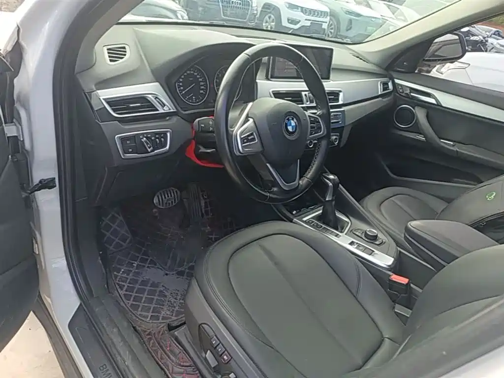 BMW X1 2016 — фото 10