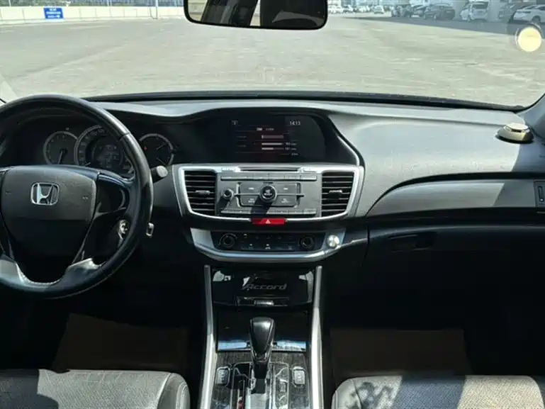 Honda Accord 2016 — фото 15