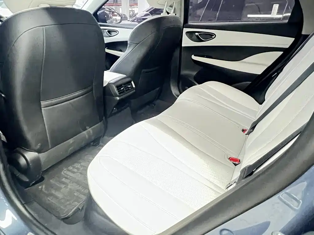 BYD Seal 05 DM-i 2025 — фото 7