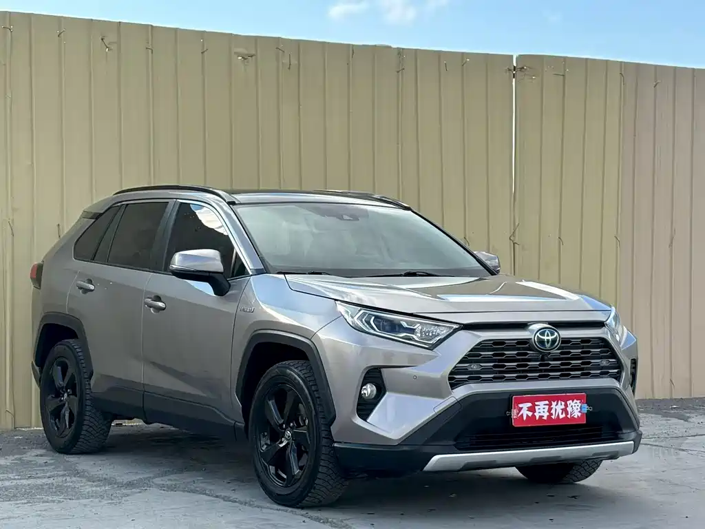 Toyota RAV4 2020 — фото 3