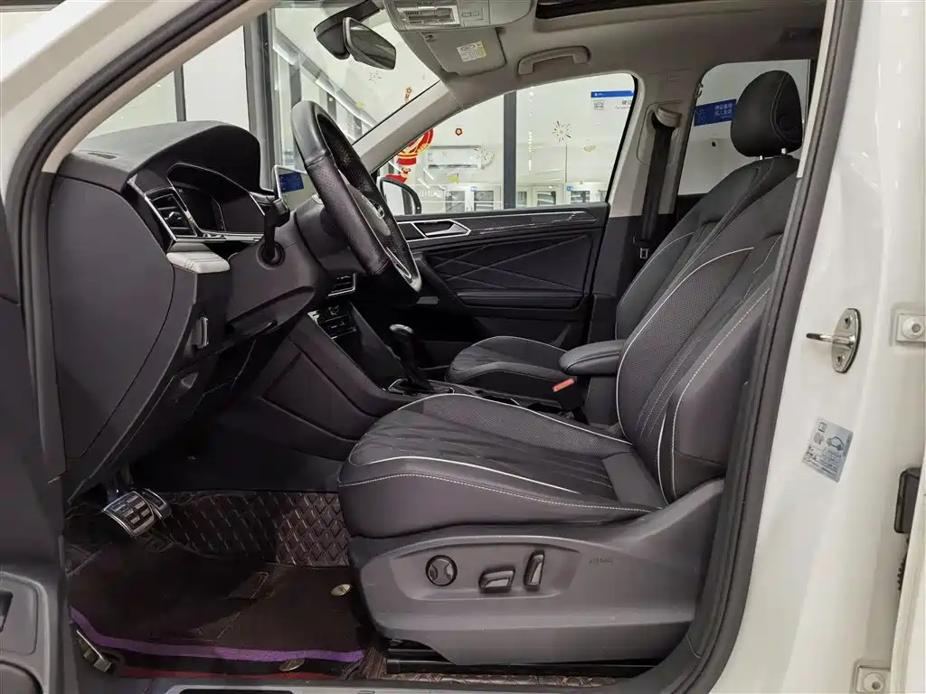 Volkswagen Tiguan L 2022 — фото 10