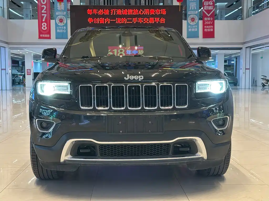 Jeep Grand Cherokee 2015 — фото 2