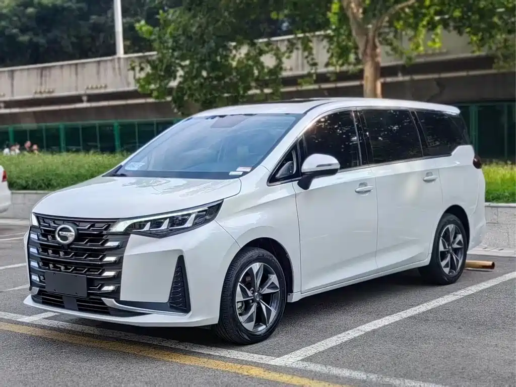 GAC Trumpchi M6 2023 — фото 1