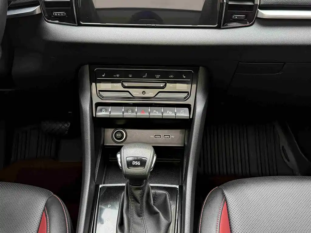 Skoda Karoq 2022 — фото 11