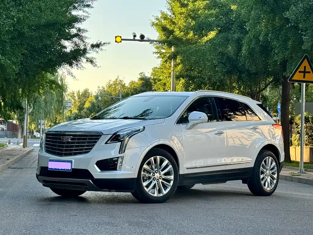 Cadillac XT5 2017 — фото 1