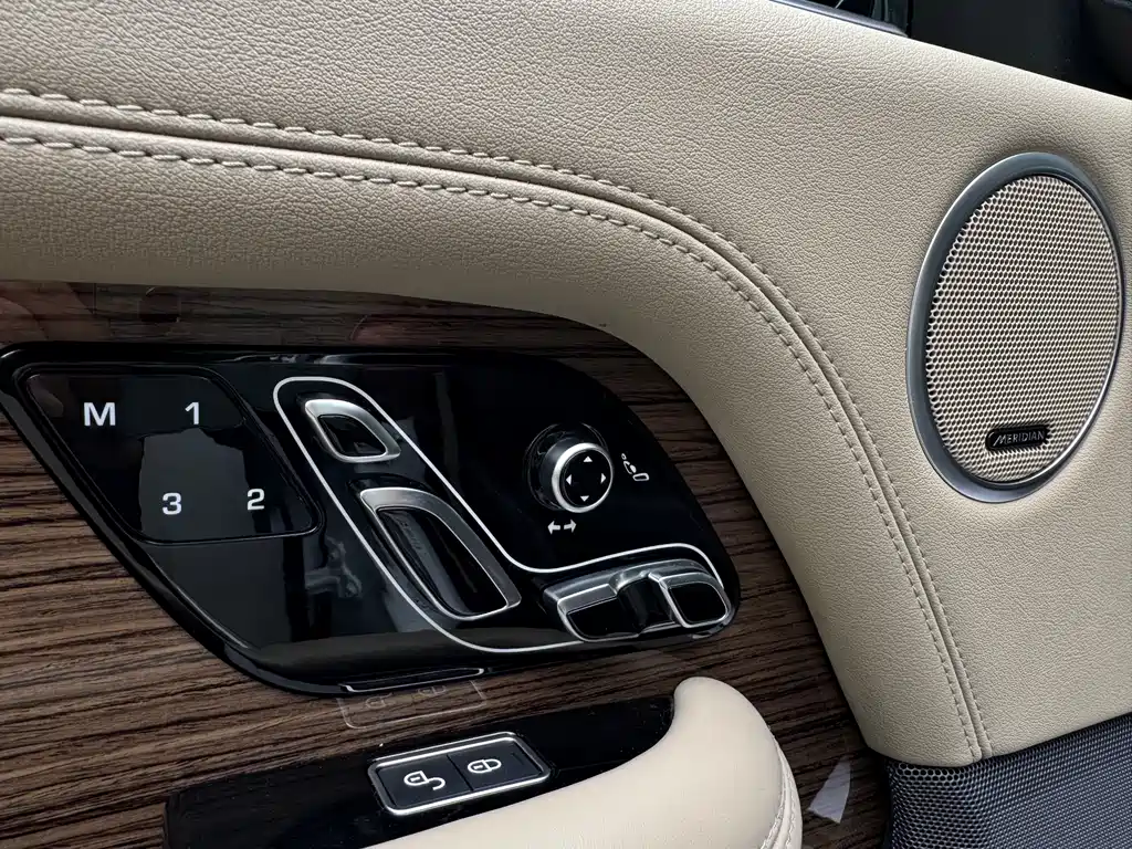 Land Rover Range Rover 2019 — фото 21
