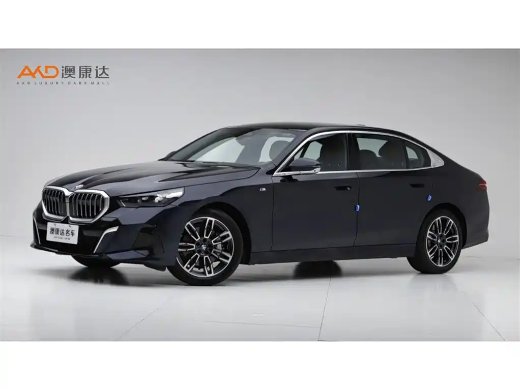 BMW 5 Series 2024 — фото 1