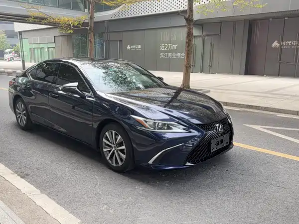 Lexus ES 2018