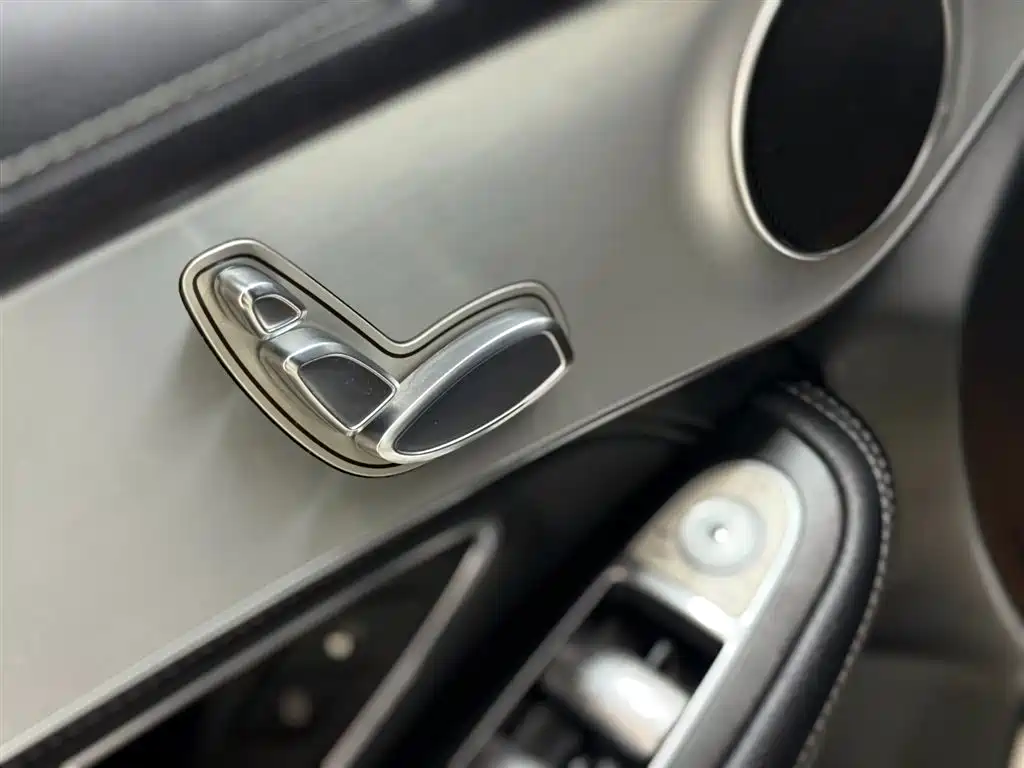Mercedes-Benz GLC 2016 — фото 14