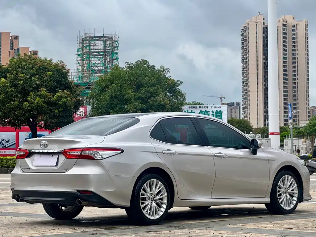 Toyota Camry 2019 — фото 12