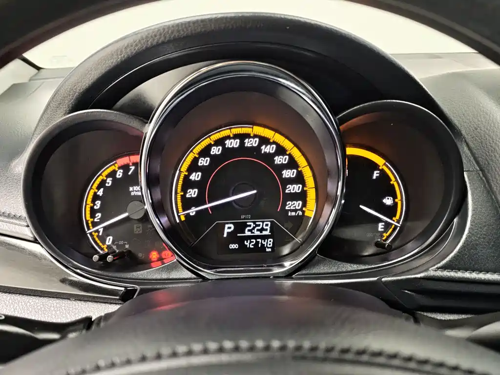 Toyota Yaris L 2023 — фото 14