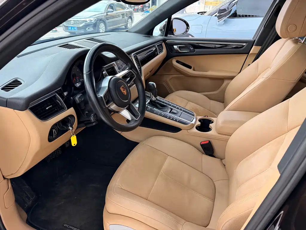 Porsche Macan 2017 — фото 13