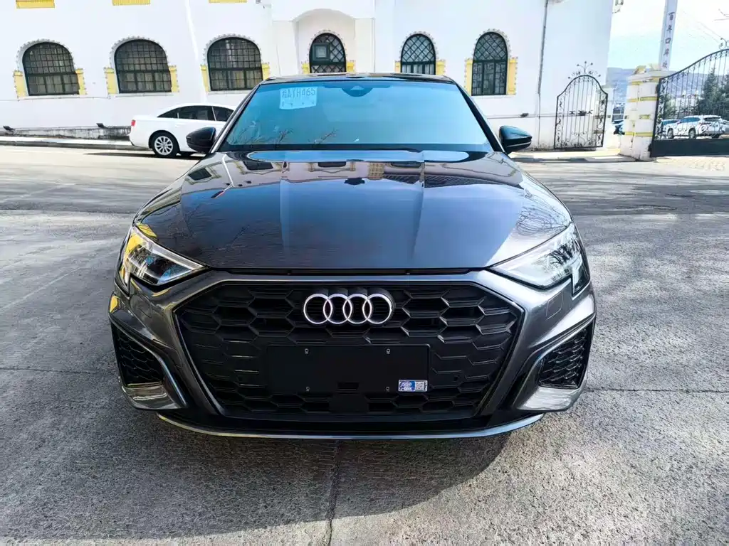 Audi A3 2023 — фото 1