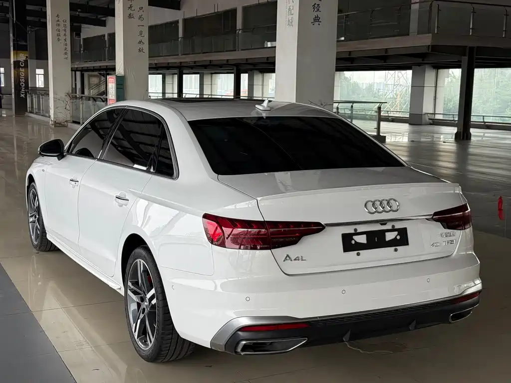 Audi A4L 2020