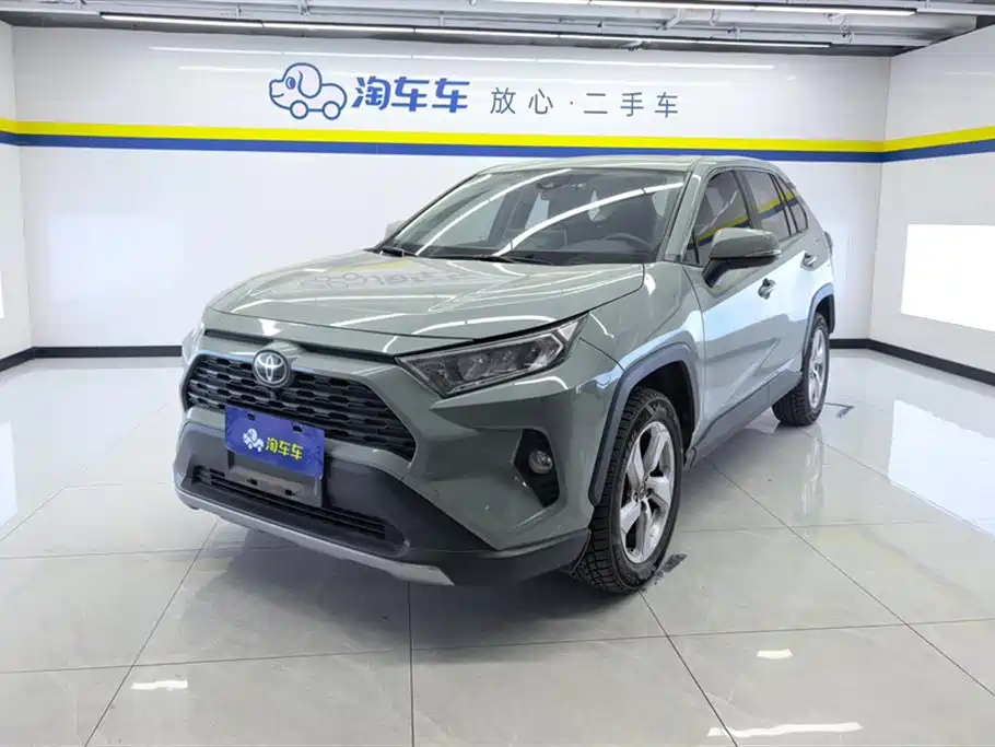 Toyota RAV4 2020 — фото 1