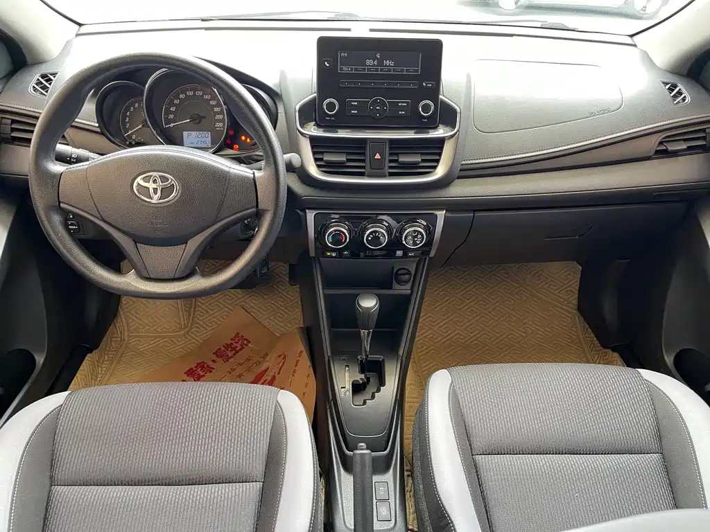 Toyota Yaris L 2020