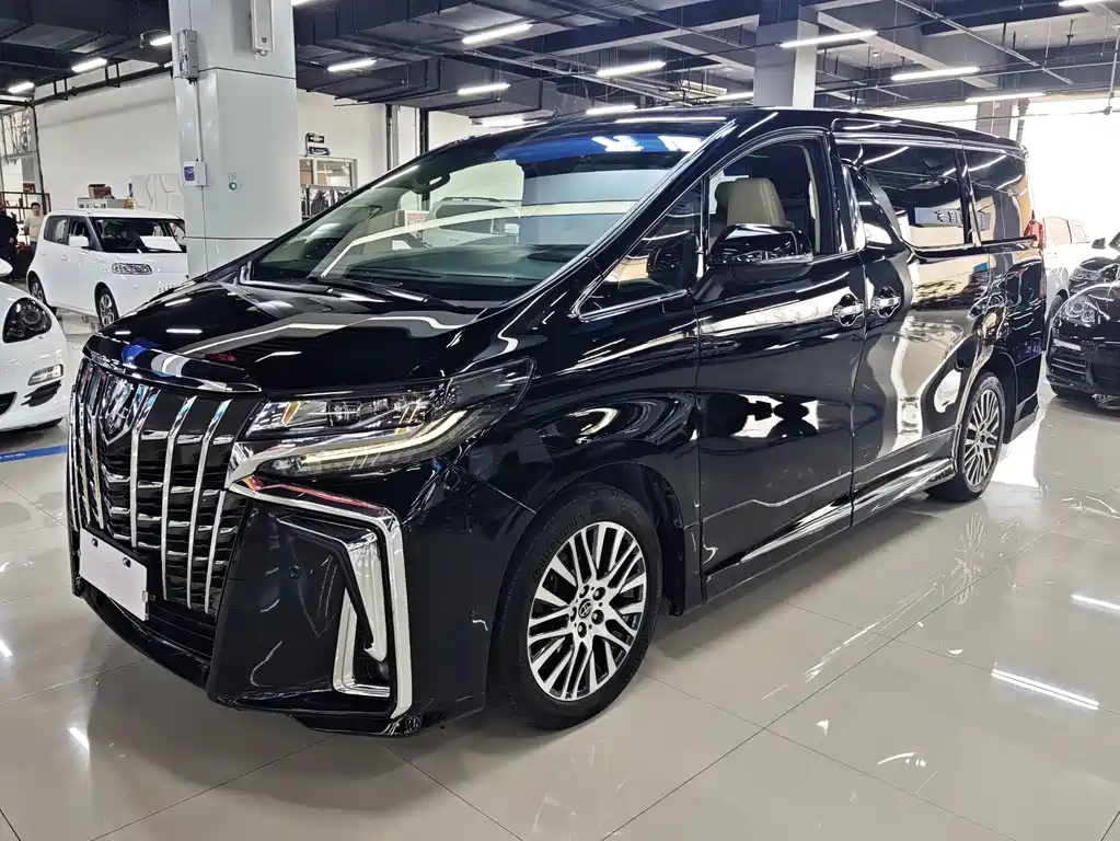 Toyota Alphard 2017 — фото 1
