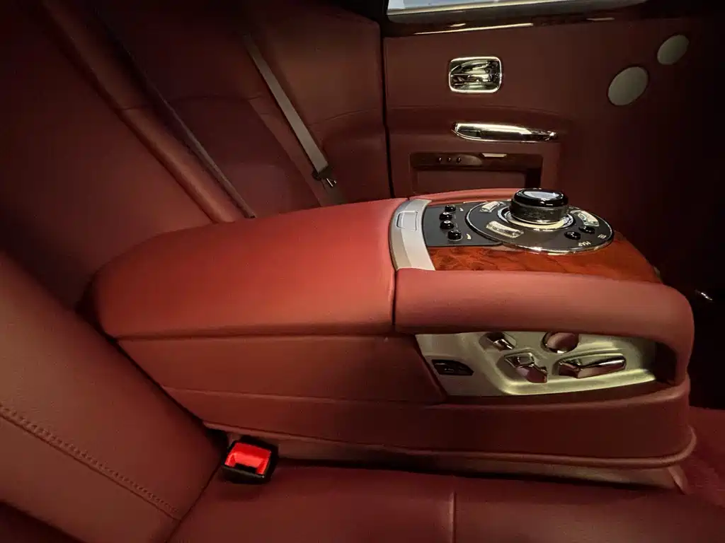 Rolls-Royce Ghost 2012 — фото 14