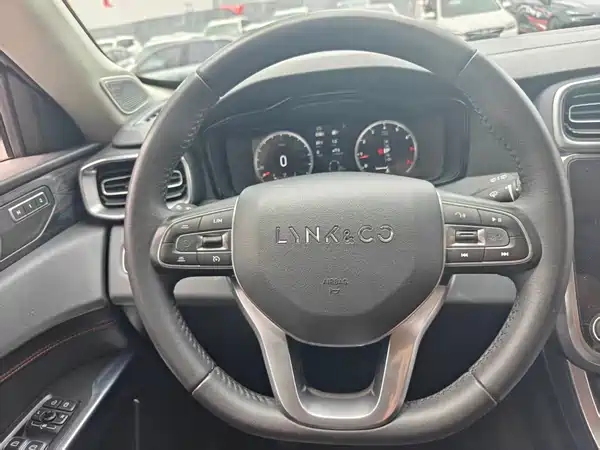 Lynk & Co 01 2019