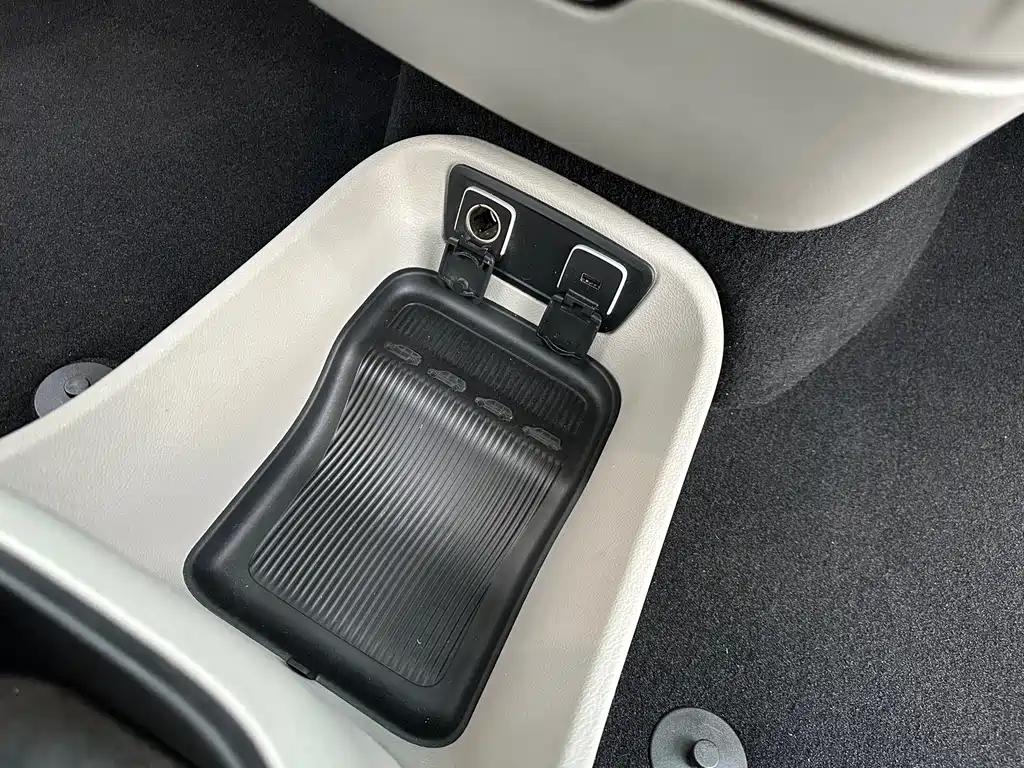 Chrysler Grand Voyager 2017 — фото 30